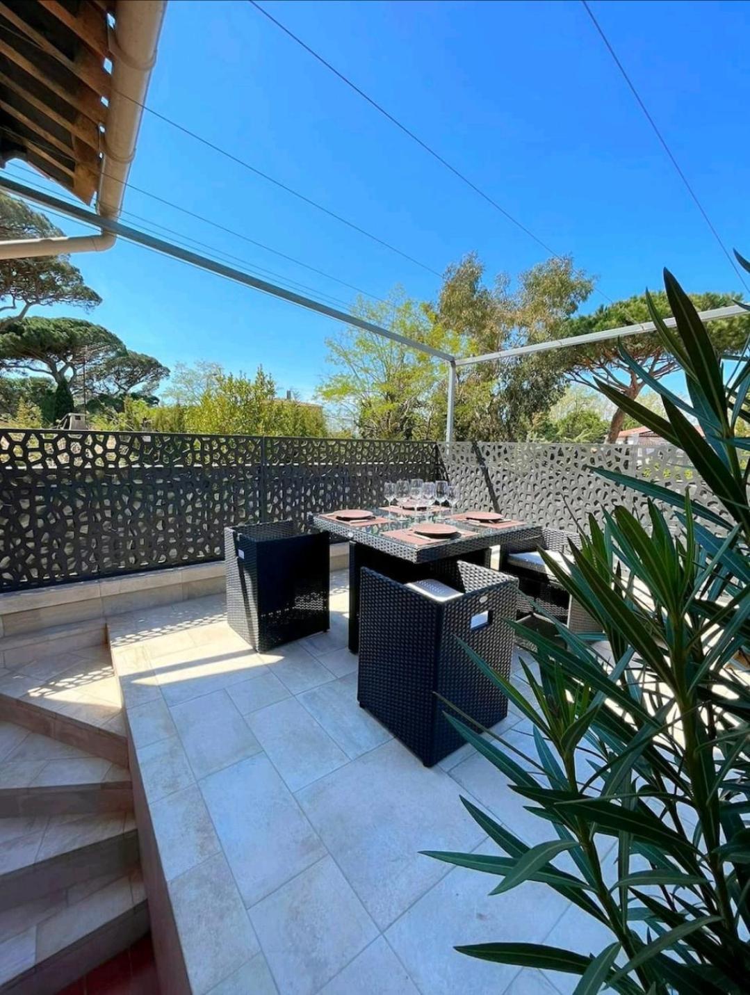 Studio Climatise, Terrasse, Parking Prive, 50M De La Plage Saint-Tropez Extérieur photo